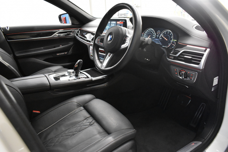 BMW 7シリーズ 740i Mｽﾎﾟｰﾂ ﾘｱｺﾝﾌｫｰﾄP ﾘｱｴﾝﾀｰﾃｲﾒﾝﾄP ｻﾝﾙｰﾌ BMWﾚｰｻﾞｰLED 前席ﾏｯｻｰｼﾞ全席ﾋｰﾀｰ&ﾍﾞﾝﾁﾚｰｼｮﾝ付黒革 ACC HUD ﾊｰﾏﾝｶｰﾄﾞﾝ ｼﾞｪｽﾁｬｰｺﾝﾄﾛｰﾙ ﾀｯﾁﾊﾟﾈﾙﾅﾋﾞ3Dﾋﾞｭｰ LCW 液晶ﾒｰﾀｰ 20AW 2年保証