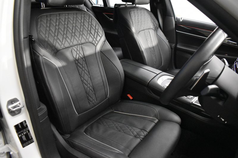 BMW 7シリーズ 740i Mｽﾎﾟｰﾂ ﾘｱｺﾝﾌｫｰﾄP ﾘｱｴﾝﾀｰﾃｲﾒﾝﾄP ｻﾝﾙｰﾌ BMWﾚｰｻﾞｰLED 前席ﾏｯｻｰｼﾞ全席ﾋｰﾀｰ&ﾍﾞﾝﾁﾚｰｼｮﾝ付黒革 ACC HUD ﾊｰﾏﾝｶｰﾄﾞﾝ ｼﾞｪｽﾁｬｰｺﾝﾄﾛｰﾙ ﾀｯﾁﾊﾟﾈﾙﾅﾋﾞ3Dﾋﾞｭｰ LCW 液晶ﾒｰﾀｰ 20AW 2年保証