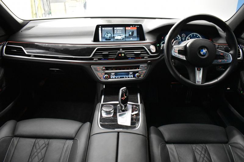 BMW 7シリーズ 740i Mｽﾎﾟｰﾂ ﾘｱｺﾝﾌｫｰﾄP ﾘｱｴﾝﾀｰﾃｲﾒﾝﾄP ｻﾝﾙｰﾌ BMWﾚｰｻﾞｰLED 前席ﾏｯｻｰｼﾞ全席ﾋｰﾀｰ&ﾍﾞﾝﾁﾚｰｼｮﾝ付黒革 ACC HUD ﾊｰﾏﾝｶｰﾄﾞﾝ ｼﾞｪｽﾁｬｰｺﾝﾄﾛｰﾙ ﾀｯﾁﾊﾟﾈﾙﾅﾋﾞ3Dﾋﾞｭｰ LCW 液晶ﾒｰﾀｰ 20AW 2年保証