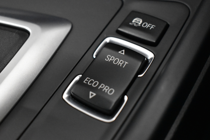 BMW 3シリーズ 320i ｸﾞﾗﾝﾂｰﾘｽﾓ ﾗｸﾞｼﾞｭｱﾘｰ  追従ACC ﾋｰﾀｰ付黒革 車線逸脱&歩行者警告 衝突軽減B 電動Rｹﾞｰﾄ 電格Rｽﾎﾟｲﾗｰ ﾀｯﾁﾊﾟｯﾄﾞﾅﾋﾞ Bｶﾒﾗ ﾘｱPDC iｽﾄｯﾌﾟ 2年保証