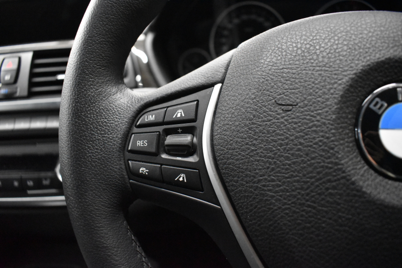 BMW 3シリーズ 320i ｸﾞﾗﾝﾂｰﾘｽﾓ ﾗｸﾞｼﾞｭｱﾘｰ  追従ACC ﾋｰﾀｰ付黒革 車線逸脱&歩行者警告 衝突軽減B 電動Rｹﾞｰﾄ 電格Rｽﾎﾟｲﾗｰ ﾀｯﾁﾊﾟｯﾄﾞﾅﾋﾞ Bｶﾒﾗ ﾘｱPDC iｽﾄｯﾌﾟ 2年保証