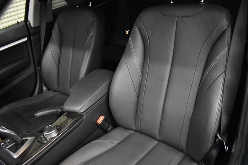 BMW 3シリーズ 320i ｸﾞﾗﾝﾂｰﾘｽﾓ ﾗｸﾞｼﾞｭｱﾘｰ  追従ACC ﾋｰﾀｰ付黒革 車線逸脱&歩行者警告 衝突軽減B 電動Rｹﾞｰﾄ 電格Rｽﾎﾟｲﾗｰ ﾀｯﾁﾊﾟｯﾄﾞﾅﾋﾞ Bｶﾒﾗ ﾘｱPDC iｽﾄｯﾌﾟ 2年保証