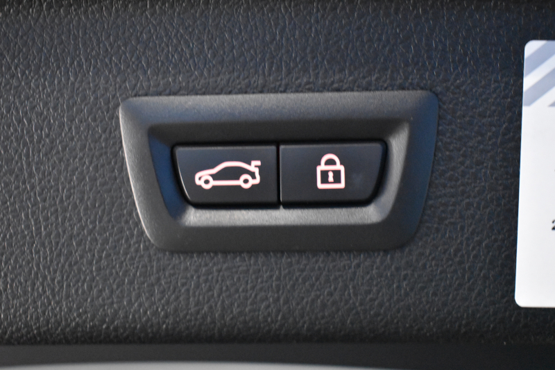 BMW 3シリーズ 320i ｸﾞﾗﾝﾂｰﾘｽﾓ ﾗｸﾞｼﾞｭｱﾘｰ  追従ACC ﾋｰﾀｰ付黒革 車線逸脱&歩行者警告 衝突軽減B 電動Rｹﾞｰﾄ 電格Rｽﾎﾟｲﾗｰ ﾀｯﾁﾊﾟｯﾄﾞﾅﾋﾞ Bｶﾒﾗ ﾘｱPDC iｽﾄｯﾌﾟ 2年保証