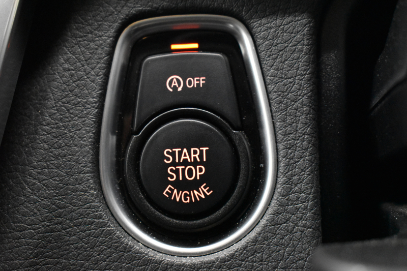 BMW 3シリーズ 320i ｸﾞﾗﾝﾂｰﾘｽﾓ ﾗｸﾞｼﾞｭｱﾘｰ  追従ACC ﾋｰﾀｰ付黒革 車線逸脱&歩行者警告 衝突軽減B 電動Rｹﾞｰﾄ 電格Rｽﾎﾟｲﾗｰ ﾀｯﾁﾊﾟｯﾄﾞﾅﾋﾞ Bｶﾒﾗ ﾘｱPDC iｽﾄｯﾌﾟ 2年保証