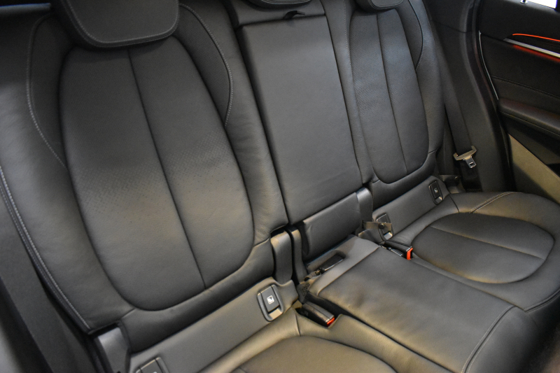 BMW X1 Xdrive18d Xﾗｲﾝ 4WD ﾊｲﾗｲﾝ&ｺﾝﾌｫｰﾄP ｱﾄﾞﾊﾞﾝｽﾄﾞｱｸﾃｨﾌﾞｾｰﾌﾃｨP 追従ACC HUD ﾋｰﾀｰ付電動黒革 ﾀｯﾁﾊﾊﾟｯﾄﾞiﾄﾞﾗｲﾌﾞﾅﾋﾞ LEDﾍｯﾄﾞﾗｲﾄ 衝突軽減B 車線逸脱&歩行者警告  Bｶﾒﾗ Pｱｼｽﾄ 前後PDC 電動ﾄﾗﾝｸ  ｽﾏｰﾄｷｰ Bluetoothｵｰﾃﾞｨｵ＆通話 2年保証