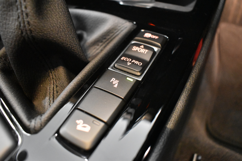 BMW X1 Xdrive18d Xﾗｲﾝ 4WD ﾊｲﾗｲﾝ&ｺﾝﾌｫｰﾄP ｱﾄﾞﾊﾞﾝｽﾄﾞｱｸﾃｨﾌﾞｾｰﾌﾃｨP 追従ACC HUD ﾋｰﾀｰ付電動黒革 ﾀｯﾁﾊﾊﾟｯﾄﾞiﾄﾞﾗｲﾌﾞﾅﾋﾞ LEDﾍｯﾄﾞﾗｲﾄ 衝突軽減B 車線逸脱&歩行者警告  Bｶﾒﾗ Pｱｼｽﾄ 前後PDC 電動ﾄﾗﾝｸ  ｽﾏｰﾄｷｰ Bluetoothｵｰﾃﾞｨｵ＆通話 2年保証