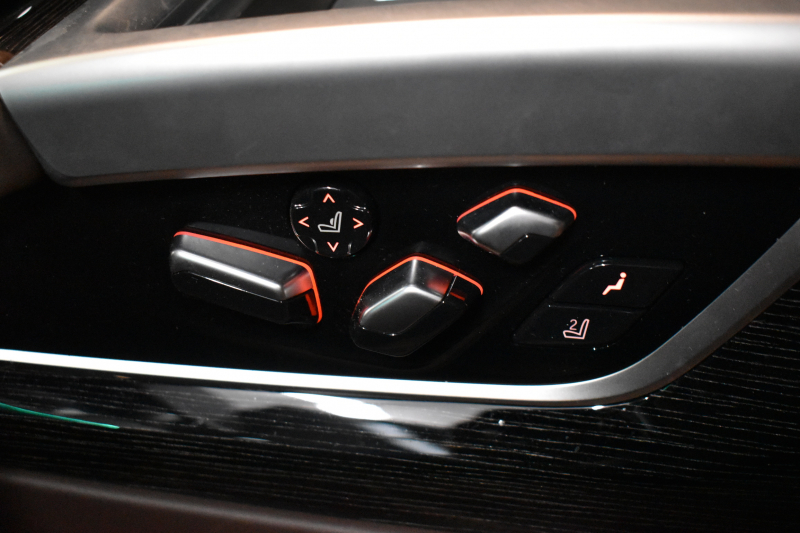 BMW 7シリーズ 740i Mｽﾎﾟｰﾂ ﾘｱｺﾝﾌｫｰﾄP 後席ﾓﾆﾀｰ ｻﾝﾙｰﾌ BMWﾚｰｻﾞｰLED ｽﾃｱﾘﾝｸﾞﾋｰﾀｰ 前席ﾏｯｻｰｼﾞ全席ﾋｰﾀｰ&ﾍﾞﾝﾁﾚｰｼｮﾝ付ﾓｶ革 ACC HUD ﾘﾓｰﾄ駐車 ﾊｰﾏﾝｶｰﾄﾞﾝ  ﾀｯﾁﾊﾟﾈﾙﾅﾋﾞ3Dﾋﾞｭｰ LCW 液晶ﾒｰﾀｰ 20AW 2年保証