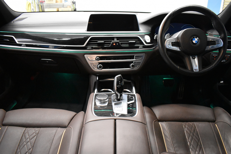 BMW 7シリーズ 740i Mｽﾎﾟｰﾂ ﾘｱｺﾝﾌｫｰﾄP 後席ﾓﾆﾀｰ ｻﾝﾙｰﾌ BMWﾚｰｻﾞｰLED ｽﾃｱﾘﾝｸﾞﾋｰﾀｰ 前席ﾏｯｻｰｼﾞ全席ﾋｰﾀｰ&ﾍﾞﾝﾁﾚｰｼｮﾝ付ﾓｶ革 ACC HUD ﾘﾓｰﾄ駐車 ﾊｰﾏﾝｶｰﾄﾞﾝ  ﾀｯﾁﾊﾟﾈﾙﾅﾋﾞ3Dﾋﾞｭｰ LCW 液晶ﾒｰﾀｰ 20AW 2年保証