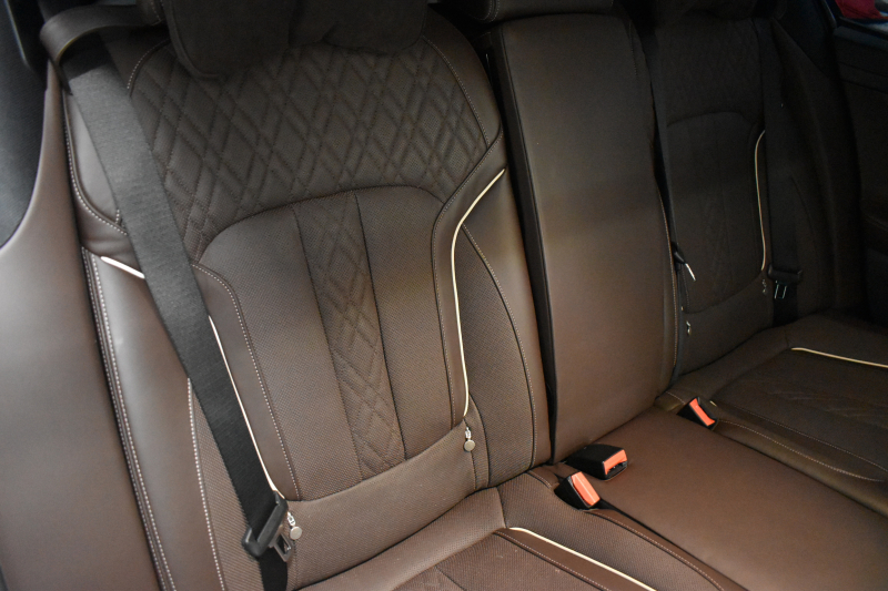 BMW 7シリーズ 740i Mｽﾎﾟｰﾂ ﾘｱｺﾝﾌｫｰﾄP 後席ﾓﾆﾀｰ ｻﾝﾙｰﾌ BMWﾚｰｻﾞｰLED ｽﾃｱﾘﾝｸﾞﾋｰﾀｰ 前席ﾏｯｻｰｼﾞ全席ﾋｰﾀｰ&ﾍﾞﾝﾁﾚｰｼｮﾝ付ﾓｶ革 ACC HUD ﾘﾓｰﾄ駐車 ﾊｰﾏﾝｶｰﾄﾞﾝ  ﾀｯﾁﾊﾟﾈﾙﾅﾋﾞ3Dﾋﾞｭｰ LCW 液晶ﾒｰﾀｰ 20AW 2年保証