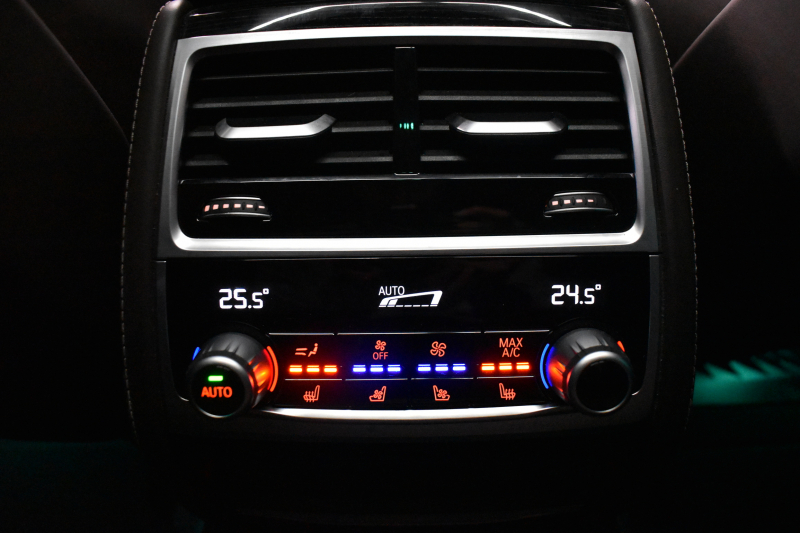 BMW 7シリーズ 740i Mｽﾎﾟｰﾂ ﾘｱｺﾝﾌｫｰﾄP 後席ﾓﾆﾀｰ ｻﾝﾙｰﾌ BMWﾚｰｻﾞｰLED ｽﾃｱﾘﾝｸﾞﾋｰﾀｰ 前席ﾏｯｻｰｼﾞ全席ﾋｰﾀｰ&ﾍﾞﾝﾁﾚｰｼｮﾝ付ﾓｶ革 ACC HUD ﾘﾓｰﾄ駐車 ﾊｰﾏﾝｶｰﾄﾞﾝ  ﾀｯﾁﾊﾟﾈﾙﾅﾋﾞ3Dﾋﾞｭｰ LCW 液晶ﾒｰﾀｰ 20AW 2年保証