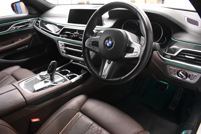 BMW 7シリーズ 740i Mｽﾎﾟｰﾂ ﾘｱｺﾝﾌｫｰﾄP 後席ﾓﾆﾀｰ ｻﾝﾙｰﾌ BMWﾚｰｻﾞｰLED ｽﾃｱﾘﾝｸﾞﾋｰﾀｰ 前席ﾏｯｻｰｼﾞ全席ﾋｰﾀｰ&ﾍﾞﾝﾁﾚｰｼｮﾝ付ﾓｶ革 ACC HUD ﾘﾓｰﾄ駐車 ﾊｰﾏﾝｶｰﾄﾞﾝ  ﾀｯﾁﾊﾟﾈﾙﾅﾋﾞ3Dﾋﾞｭｰ LCW 液晶ﾒｰﾀｰ 20AW 2年保証