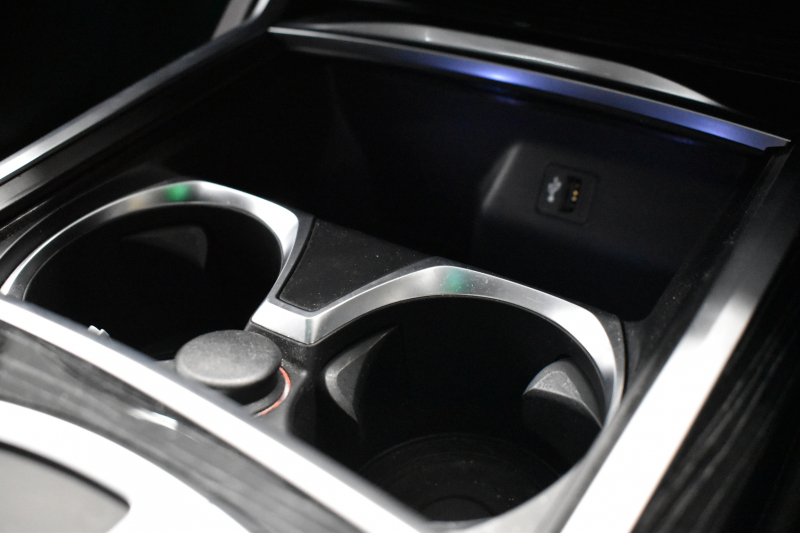 BMW 7シリーズ 740i Mｽﾎﾟｰﾂ ﾘｱｺﾝﾌｫｰﾄP 後席ﾓﾆﾀｰ ｻﾝﾙｰﾌ BMWﾚｰｻﾞｰLED ｽﾃｱﾘﾝｸﾞﾋｰﾀｰ 前席ﾏｯｻｰｼﾞ全席ﾋｰﾀｰ&ﾍﾞﾝﾁﾚｰｼｮﾝ付ﾓｶ革 ACC HUD ﾘﾓｰﾄ駐車 ﾊｰﾏﾝｶｰﾄﾞﾝ  ﾀｯﾁﾊﾟﾈﾙﾅﾋﾞ3Dﾋﾞｭｰ LCW 液晶ﾒｰﾀｰ 20AW 2年保証