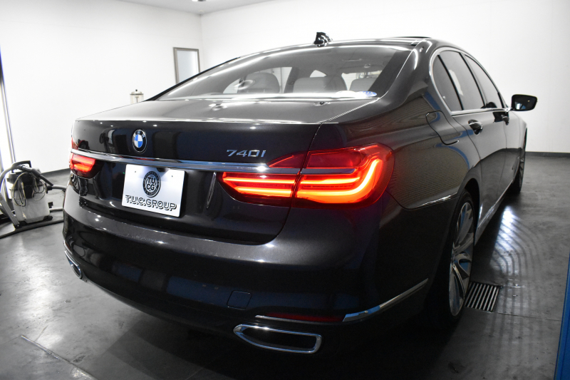 BMW 7シリーズ 740i ﾌﾟﾗｽP ﾚｰｻﾞｰLED ｻﾝﾙｰﾌ 追従ACC 全席ﾋｰﾀｰ付白革 Fﾍﾞﾝﾁﾚｰｼｮﾝ&ﾏｯｻｰｼﾞ HUD ﾊｰﾏﾝｶｰﾄﾞﾝ ｵﾌﾟｼｮﾝ20AW 車線変更&逸脱&歩行者警告 ﾀｯﾁﾊﾟﾈﾙﾅﾋﾞ ｼﾞｪｽﾁｬｰｺﾝﾄﾛｰﾙ ﾌﾙｾｸﾞ 3Dﾋﾞｭｰ Bｶﾒﾗ 電動ﾄﾗﾝｸ ｽﾏｰﾄｷｰ 2年保証