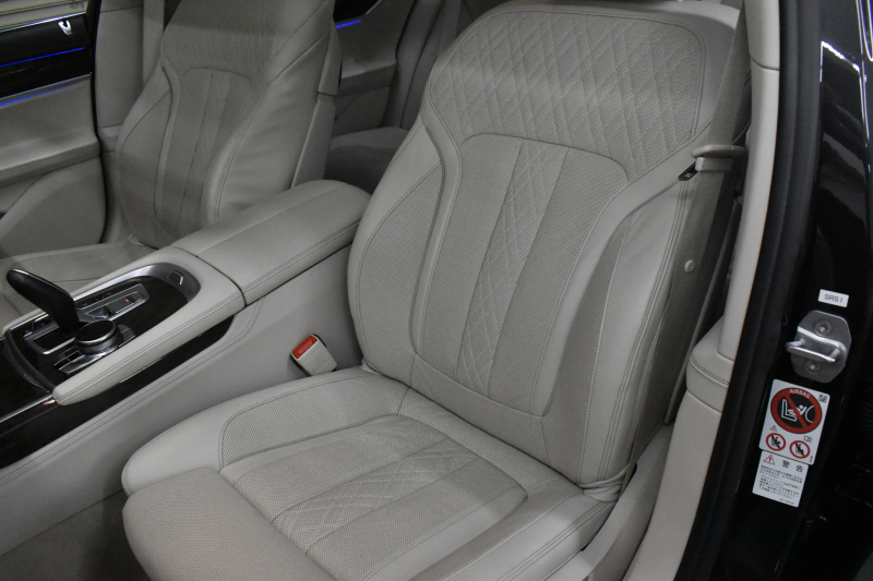 BMW 7シリーズ 740i ﾌﾟﾗｽP ﾚｰｻﾞｰLED ｻﾝﾙｰﾌ 追従ACC 全席ﾋｰﾀｰ付白革 Fﾍﾞﾝﾁﾚｰｼｮﾝ&ﾏｯｻｰｼﾞ HUD ﾊｰﾏﾝｶｰﾄﾞﾝ ｵﾌﾟｼｮﾝ20AW 車線変更&逸脱&歩行者警告 ﾀｯﾁﾊﾟﾈﾙﾅﾋﾞ ｼﾞｪｽﾁｬｰｺﾝﾄﾛｰﾙ ﾌﾙｾｸﾞ 3Dﾋﾞｭｰ Bｶﾒﾗ 電動ﾄﾗﾝｸ ｽﾏｰﾄｷｰ 2年保証