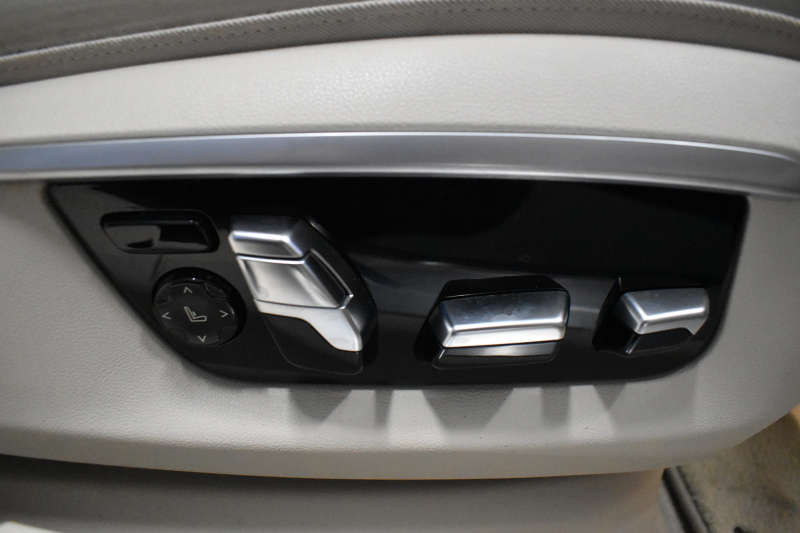 BMW 7シリーズ 740i ﾌﾟﾗｽP ﾚｰｻﾞｰLED ｻﾝﾙｰﾌ 追従ACC 全席ﾋｰﾀｰ付白革 Fﾍﾞﾝﾁﾚｰｼｮﾝ&ﾏｯｻｰｼﾞ HUD ﾊｰﾏﾝｶｰﾄﾞﾝ ｵﾌﾟｼｮﾝ20AW 車線変更&逸脱&歩行者警告 ﾀｯﾁﾊﾟﾈﾙﾅﾋﾞ ｼﾞｪｽﾁｬｰｺﾝﾄﾛｰﾙ ﾌﾙｾｸﾞ 3Dﾋﾞｭｰ Bｶﾒﾗ 電動ﾄﾗﾝｸ ｽﾏｰﾄｷｰ 2年保証