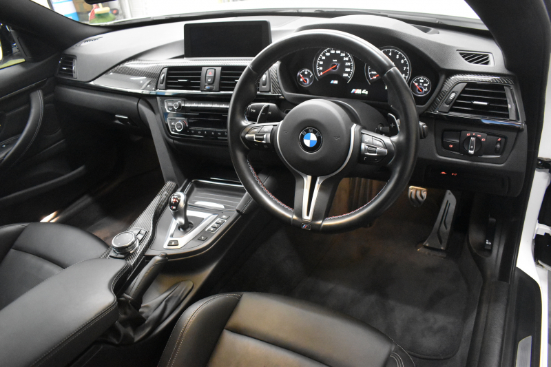 BMW Mシリーズ M4ｸｰﾍﾟ MDCT ｱﾀﾞﾌﾟﾃｨﾌﾞMｻｽﾍﾟﾝｼｮﾝ ﾋｰﾀｰ付ﾌﾞﾗｯｸ革 ｶｰﾎﾞﾝR&ｲﾝﾃﾘｱ  HUD ｱﾀﾞﾌﾟﾃｨﾌﾞLEDﾍｯﾄﾞﾗｲﾄ 7速DCT ｵﾌﾟｼｮﾝ19AW 衝突軽減ﾌﾞﾚｰｷ 車線逸脱&歩行者警告 F&Sｽﾎﾟｲﾗｰ ﾄﾗﾝｸｽﾎﾟｲﾗｰ ﾌﾙｾｸﾞ 前後PDC Bｶﾒﾗ 2年保証