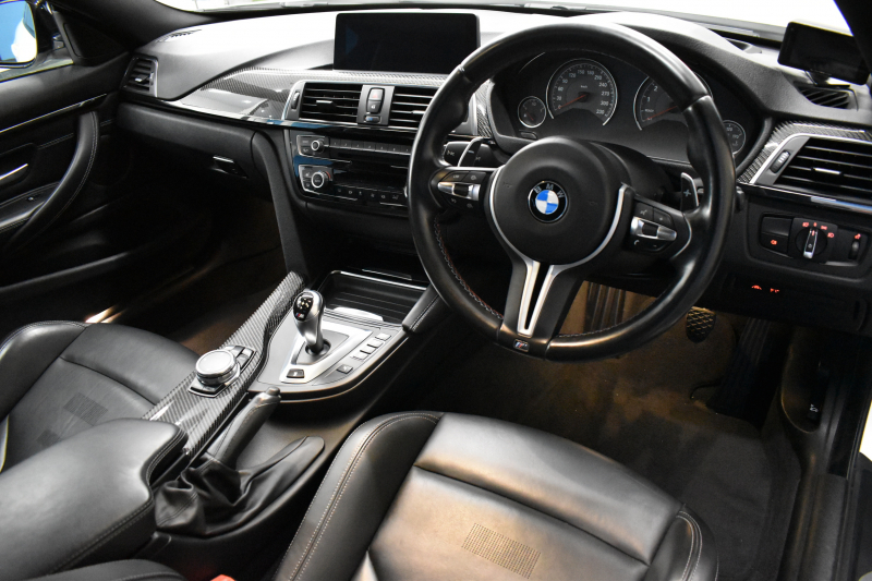 BMW Mシリーズ M4ｸｰﾍﾟ MDCT ｱﾀﾞﾌﾟﾃｨﾌﾞMｻｽﾍﾟﾝｼｮﾝ ﾋｰﾀｰ付ﾌﾞﾗｯｸ革 ｶｰﾎﾞﾝR&ｲﾝﾃﾘｱ  HUD ｱﾀﾞﾌﾟﾃｨﾌﾞLEDﾍｯﾄﾞﾗｲﾄ 7速DCT ｵﾌﾟｼｮﾝ19AW 衝突軽減ﾌﾞﾚｰｷ 車線逸脱&歩行者警告 ﾌﾙｾｸﾞ 前後PDC Bｶﾒﾗ ﾘｱﾃﾞｨﾌｭｰｻﾞｰ 2年保証