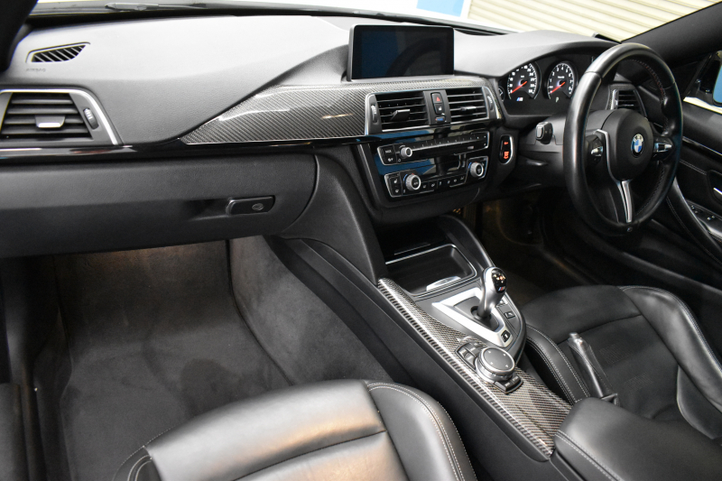 BMW Mシリーズ M4ｸｰﾍﾟ MDCT ｱﾀﾞﾌﾟﾃｨﾌﾞMｻｽﾍﾟﾝｼｮﾝ ﾋｰﾀｰ付ﾌﾞﾗｯｸ革 ｶｰﾎﾞﾝR&ｲﾝﾃﾘｱ  HUD ｱﾀﾞﾌﾟﾃｨﾌﾞLEDﾍｯﾄﾞﾗｲﾄ 7速DCT ｵﾌﾟｼｮﾝ19AW 衝突軽減ﾌﾞﾚｰｷ 車線逸脱&歩行者警告 ﾌﾙｾｸﾞ 前後PDC Bｶﾒﾗ ﾘｱﾃﾞｨﾌｭｰｻﾞｰ 2年保証