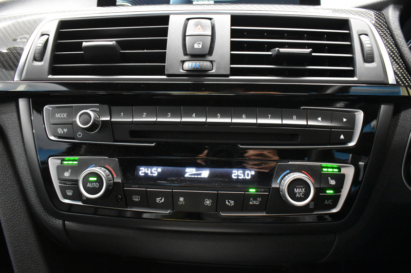 BMW Mシリーズ M4ｸｰﾍﾟ MDCT ｱﾀﾞﾌﾟﾃｨﾌﾞMｻｽﾍﾟﾝｼｮﾝ ﾋｰﾀｰ付ﾌﾞﾗｯｸ革 ｶｰﾎﾞﾝR&ｲﾝﾃﾘｱ  HUD ｱﾀﾞﾌﾟﾃｨﾌﾞLEDﾍｯﾄﾞﾗｲﾄ 7速DCT ｵﾌﾟｼｮﾝ19AW 衝突軽減ﾌﾞﾚｰｷ 車線逸脱&歩行者警告 ﾌﾙｾｸﾞ 前後PDC Bｶﾒﾗ ﾘｱﾃﾞｨﾌｭｰｻﾞｰ 2年保証