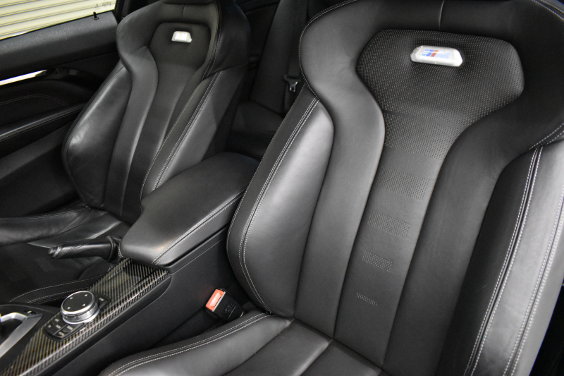 BMW Mシリーズ M4ｸｰﾍﾟ MDCT ｱﾀﾞﾌﾟﾃｨﾌﾞMｻｽﾍﾟﾝｼｮﾝ ﾋｰﾀｰ付ﾌﾞﾗｯｸ革 ｶｰﾎﾞﾝR&ｲﾝﾃﾘｱ  HUD ｱﾀﾞﾌﾟﾃｨﾌﾞLEDﾍｯﾄﾞﾗｲﾄ 7速DCT ｵﾌﾟｼｮﾝ19AW 衝突軽減ﾌﾞﾚｰｷ 車線逸脱&歩行者警告 ﾌﾙｾｸﾞ 前後PDC Bｶﾒﾗ ﾘｱﾃﾞｨﾌｭｰｻﾞｰ 2年保証