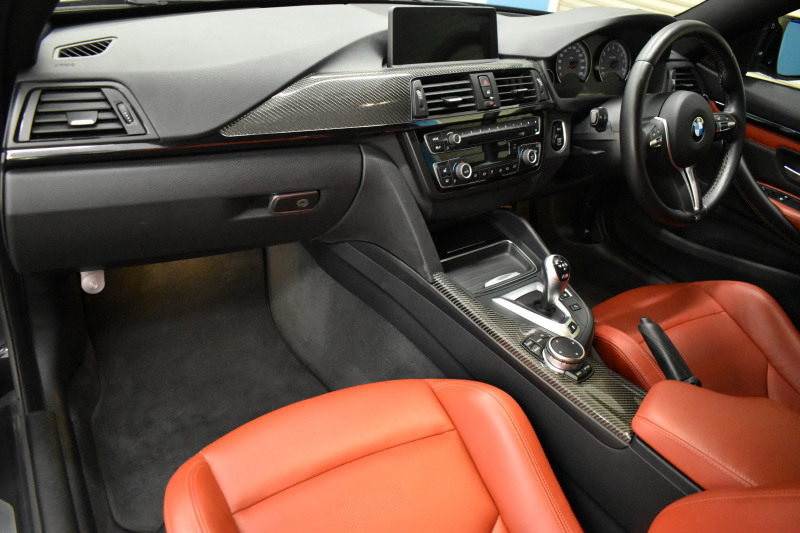 BMW Mシリーズ M4ｸｰﾍﾟ MDCT ﾋｰﾀｰ付ｻｷｰﾙｵﾚﾝｼﾞﾚｻﾞｰ ｶｰﾎﾞﾝR&ｲﾝﾃﾘｱ  HUD ｱﾀﾞﾌﾟﾃｨﾌﾞLEDﾍｯﾄﾞﾗｲﾄ 7速DCT ｵﾌﾟｼｮﾝ19AW 衝突軽減ﾌﾞﾚｰｷ 車線逸脱&歩行者警告 ﾌﾙｾｸﾞ 前後PDC Bｶﾒﾗ 2年保証