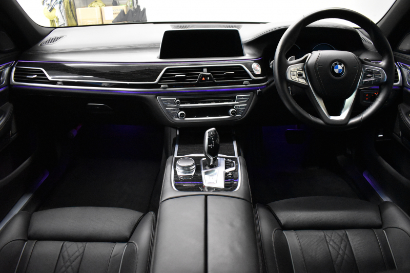 BMW 7シリーズ 750i Mｽﾎﾟｰﾂ ｱﾝﾋﾞｴﾝﾄｴｱP V8 ｻﾝR Fﾏｯｻｰｼﾞ&ﾍﾞﾝﾁﾚｰｼｮﾝ 全席ﾋｰﾀｰ付黒革 ﾚｰｻﾞｰLEDﾍｯﾄﾞﾗｲﾄ ACC HUD ﾊｰﾏﾝｶｰﾄﾞﾝ ｼﾞｪｽﾁｬｰｺﾝﾄﾛｰﾙ ﾀｯﾁﾊﾟﾈﾙ対応HDDﾅﾋﾞ3Dﾋﾞｭｰ Bｶﾒﾗ 車線変更&逸脱&歩行者警告 液晶ﾒｰﾀｰ 液晶ｷｰ 2年保証
