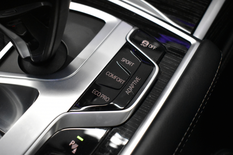 BMW 7シリーズ 750i Mｽﾎﾟｰﾂ ｱﾝﾋﾞｴﾝﾄｴｱP V8 ｻﾝR Fﾏｯｻｰｼﾞ&ﾍﾞﾝﾁﾚｰｼｮﾝ 全席ﾋｰﾀｰ付黒革 ﾚｰｻﾞｰLEDﾍｯﾄﾞﾗｲﾄ ACC HUD ﾊｰﾏﾝｶｰﾄﾞﾝ ｼﾞｪｽﾁｬｰｺﾝﾄﾛｰﾙ ﾀｯﾁﾊﾟﾈﾙ対応HDDﾅﾋﾞ3Dﾋﾞｭｰ Bｶﾒﾗ 車線変更&逸脱&歩行者警告 液晶ﾒｰﾀｰ 液晶ｷｰ 2年保証