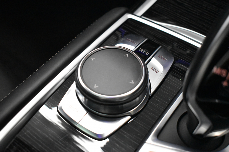 BMW 7シリーズ 750i Mｽﾎﾟｰﾂ ｱﾝﾋﾞｴﾝﾄｴｱP V8 ｻﾝR Fﾏｯｻｰｼﾞ&ﾍﾞﾝﾁﾚｰｼｮﾝ 全席ﾋｰﾀｰ付黒革 ﾚｰｻﾞｰLEDﾍｯﾄﾞﾗｲﾄ ACC HUD ﾊｰﾏﾝｶｰﾄﾞﾝ ｼﾞｪｽﾁｬｰｺﾝﾄﾛｰﾙ ﾀｯﾁﾊﾟﾈﾙ対応HDDﾅﾋﾞ3Dﾋﾞｭｰ Bｶﾒﾗ 車線変更&逸脱&歩行者警告 液晶ﾒｰﾀｰ 液晶ｷｰ 2年保証