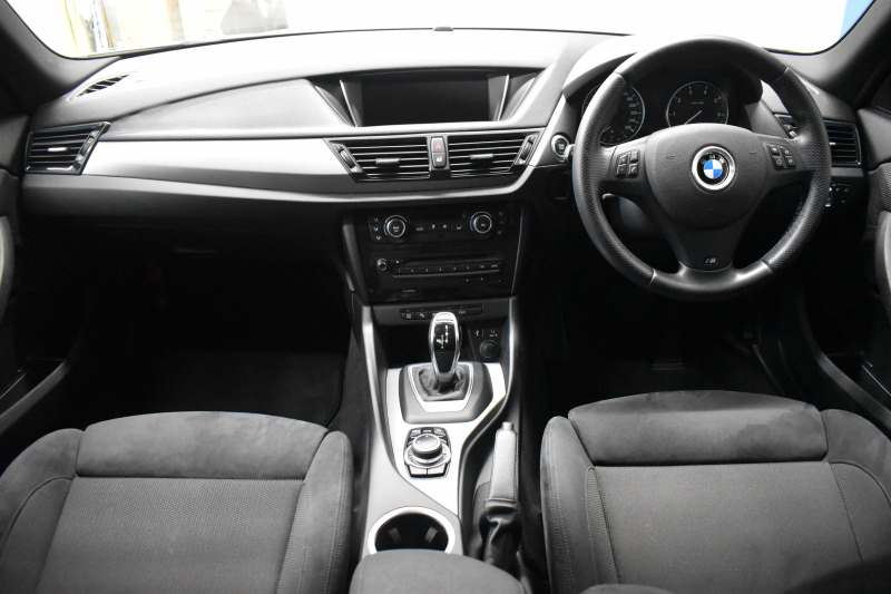 BMW X1 Xﾄﾞﾗｲﾌﾞ 20i Mｽﾎﾟｰﾂ LCI後期 4WD 8速AT 電子ｼﾌﾄ Bｶﾒﾗ 前後PDC ECOPROﾓｰﾄﾞ ｱｲﾄﾞﾘﾝｸﾞｽﾄｯﾌﾟｽﾏｰﾄｷｰ 18AW 専用ｴｱﾛ ｱﾙｶﾝﾀｰﾗｽﾎﾟｰﾂｼｰﾄ  ｼﾙﾊﾞｰｲﾝﾃﾘｱiﾄﾞﾗｲﾌﾞHDDﾅﾋﾞ ﾘﾝｸﾞ付ｷｾﾉﾝﾍｯﾄﾞﾗｲﾄ ﾀﾞｳﾝﾋﾙｱｼｽﾄ ETC 2年保証