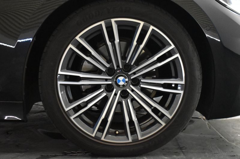 BMW 3シリーズ 320i Mｽﾎﾟｰﾂ G20型 ﾊｲﾗｲﾝ&ｺﾝﾌｫｰﾄP ﾋｰﾀｰ付茶革 ﾀｯﾁﾊﾟﾈﾙﾅﾋﾞ ｱｯﾌﾟﾙｶｰﾌﾟﾚｲ  追従ACC LEDﾍｯﾄﾞﾗｲﾄ 電動ﾄﾗﾝｸ 側面衝突&車線変更&逸脱&歩行者警告 液晶ﾒｰﾀｰ 後退ｱｼｽﾄ Pｱｼｽﾄ ｱｸﾃｨﾌﾞPDC緊急ﾌﾞﾚｰｷ  18AW 2年保証