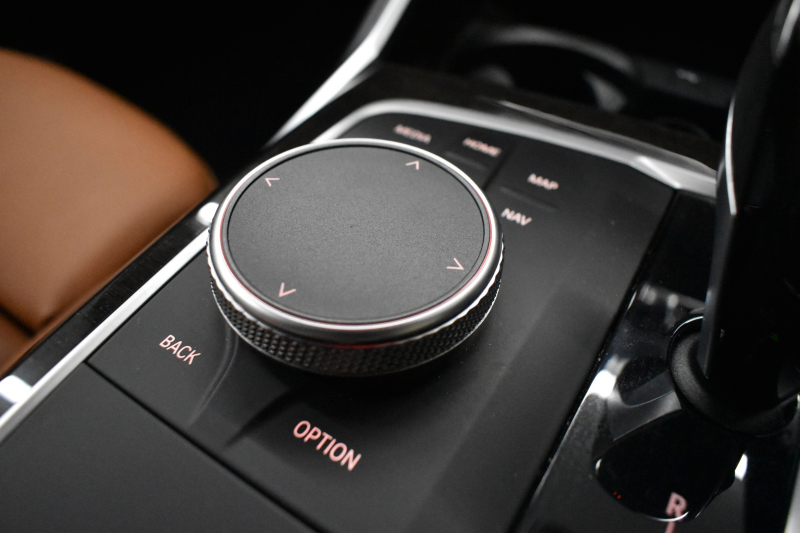 BMW 3シリーズ 320i Mｽﾎﾟｰﾂ G20型 ﾊｲﾗｲﾝ&ｺﾝﾌｫｰﾄP ﾋｰﾀｰ付茶革 ﾀｯﾁﾊﾟﾈﾙﾅﾋﾞ ｱｯﾌﾟﾙｶｰﾌﾟﾚｲ  追従ACC LEDﾍｯﾄﾞﾗｲﾄ 電動ﾄﾗﾝｸ 側面衝突&車線変更&逸脱&歩行者警告 液晶ﾒｰﾀｰ 後退ｱｼｽﾄ Pｱｼｽﾄ ｱｸﾃｨﾌﾞPDC緊急ﾌﾞﾚｰｷ  18AW 2年保証