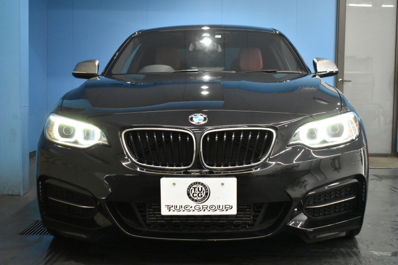 BMW 2シリーズ M235i 直6ﾀｰﾎﾞ 326馬力 ﾋｰﾀｰ付赤革 ﾀｯﾁﾊﾟｯﾄﾞ式iﾄﾞﾗｲﾌﾞHDDﾅﾋﾞ Bｶﾒﾗ ﾘｱPDC  ｱﾀﾞﾌﾟﾃｨﾌﾞMｻｽﾍﾟﾝｼｮﾝ 大型ﾌﾞﾚｰｷｼｽﾃﾑ 18AW 車線逸脱&歩行者警告 衝突軽減ﾌﾞﾚｰｷ 2年保証