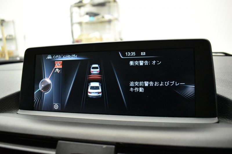 BMW 2シリーズ M235i 直6ﾀｰﾎﾞ 326馬力 ﾋｰﾀｰ付赤革 ﾀｯﾁﾊﾟｯﾄﾞ式iﾄﾞﾗｲﾌﾞHDDﾅﾋﾞ Bｶﾒﾗ ﾘｱPDC  ｱﾀﾞﾌﾟﾃｨﾌﾞMｻｽﾍﾟﾝｼｮﾝ 大型ﾌﾞﾚｰｷｼｽﾃﾑ 18AW 車線逸脱&歩行者警告 衝突軽減ﾌﾞﾚｰｷ 2年保証