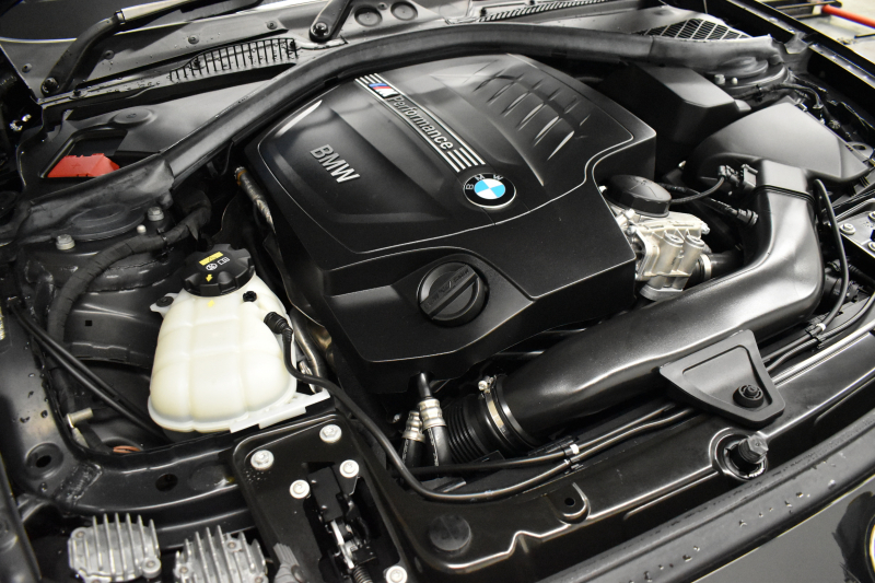 BMW 2シリーズ M235i 直6ﾀｰﾎﾞ 326馬力 ﾋｰﾀｰ付赤革 ﾀｯﾁﾊﾟｯﾄﾞ式iﾄﾞﾗｲﾌﾞHDDﾅﾋﾞ Bｶﾒﾗ ﾘｱPDC  ｱﾀﾞﾌﾟﾃｨﾌﾞMｻｽﾍﾟﾝｼｮﾝ 大型ﾌﾞﾚｰｷｼｽﾃﾑ 18AW 車線逸脱&歩行者警告 衝突軽減ﾌﾞﾚｰｷ 2年保証