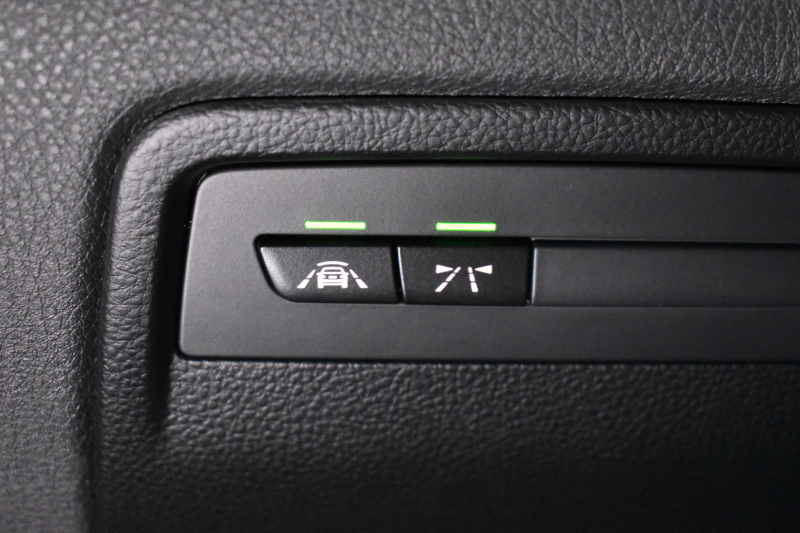 BMW Mシリーズ M3 MDCT ｵﾌﾟｼｮﾝ可変Mｻｽﾍﾟﾝｼｮﾝ 7速DCT ﾋｰﾀｰ付黒革 ｱﾀﾞﾌﾟﾃｨﾌﾞLEDﾍｯﾄﾞﾗｲﾄ HUD ｵﾌﾟｼｮﾝ19AW 車線逸脱&歩行者警告 衝突軽減B ｶｰﾎﾞﾝR&ｲﾝﾃﾘｱ ﾀｯﾁﾊﾟｯﾄﾞiﾄﾞﾗｲﾌﾞHDDﾅﾋﾞ ﾌﾙｾｸﾞ Bｶﾒﾗ ﾄﾗﾝｸｽﾎﾟｲﾗｰ  2年保証