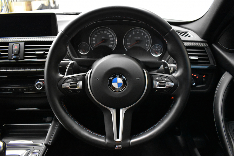 BMW Mシリーズ M3 MDCT ｵﾌﾟｼｮﾝ可変Mｻｽﾍﾟﾝｼｮﾝ 7速DCT ﾋｰﾀｰ付黒革 ｱﾀﾞﾌﾟﾃｨﾌﾞLEDﾍｯﾄﾞﾗｲﾄ HUD ｵﾌﾟｼｮﾝ19AW 車線逸脱&歩行者警告 衝突軽減B ｶｰﾎﾞﾝR&ｲﾝﾃﾘｱ ﾀｯﾁﾊﾟｯﾄﾞiﾄﾞﾗｲﾌﾞHDDﾅﾋﾞ ﾌﾙｾｸﾞ Bｶﾒﾗ ﾄﾗﾝｸｽﾎﾟｲﾗｰ  2年保証