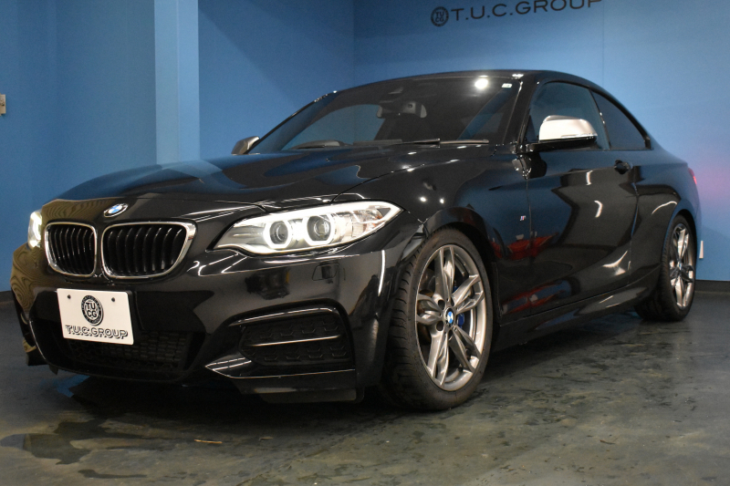 BMW 2シリーズ M235i 6速MT 直6ﾀｰﾎﾞ 326馬力  ｱﾗｺﾞｽﾀ車高調 Bｶﾒﾗ 18AW ｸﾙｺﾝ  ﾀｯﾁﾊﾟｯﾄﾞ式iﾄﾞﾗｲﾌﾞHDDﾅﾋﾞ 大型ﾌﾞﾚｰｷｼｽﾃﾑ 車線逸脱&歩行者警告 衝突軽減ﾌﾞﾚｰｷ ﾊﾟﾄﾞﾙｼﾌﾄ ｽﾏｰﾄｷｰ LEDﾘﾝｸﾞ付ｷｾﾉﾝ 2年保証