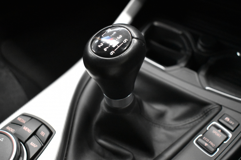 BMW 2シリーズ M235i 6速MT 直6ﾀｰﾎﾞ 326馬力  ｱﾗｺﾞｽﾀ車高調 Bｶﾒﾗ 18AW ｸﾙｺﾝ  ﾀｯﾁﾊﾟｯﾄﾞ式iﾄﾞﾗｲﾌﾞHDDﾅﾋﾞ 大型ﾌﾞﾚｰｷｼｽﾃﾑ 車線逸脱&歩行者警告 衝突軽減ﾌﾞﾚｰｷ ﾊﾟﾄﾞﾙｼﾌﾄ ｽﾏｰﾄｷｰ LEDﾘﾝｸﾞ付ｷｾﾉﾝ 2年保証