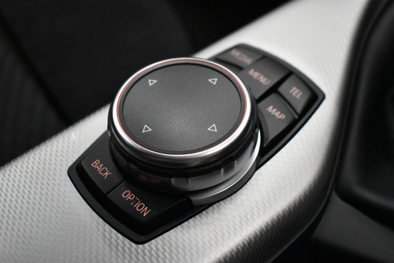 BMW 2シリーズ M235i 6速MT 直6ﾀｰﾎﾞ 326馬力  ｱﾗｺﾞｽﾀ車高調 Bｶﾒﾗ 18AW ｸﾙｺﾝ  ﾀｯﾁﾊﾟｯﾄﾞ式iﾄﾞﾗｲﾌﾞHDDﾅﾋﾞ 大型ﾌﾞﾚｰｷｼｽﾃﾑ 車線逸脱&歩行者警告 衝突軽減ﾌﾞﾚｰｷ ﾊﾟﾄﾞﾙｼﾌﾄ ｽﾏｰﾄｷｰ LEDﾘﾝｸﾞ付ｷｾﾉﾝ 2年保証