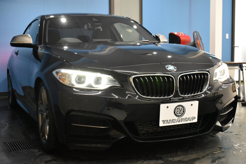 BMW 2シリーズ M235i 6速MT 直6ﾀｰﾎﾞ 326馬力  ｱﾗｺﾞｽﾀ車高調 Bｶﾒﾗ 18AW ｸﾙｺﾝ  ﾀｯﾁﾊﾟｯﾄﾞ式iﾄﾞﾗｲﾌﾞHDDﾅﾋﾞ 大型ﾌﾞﾚｰｷｼｽﾃﾑ 車線逸脱&歩行者警告 衝突軽減ﾌﾞﾚｰｷ ﾊﾟﾄﾞﾙｼﾌﾄ ｽﾏｰﾄｷｰ LEDﾘﾝｸﾞ付ｷｾﾉﾝ 2年保証