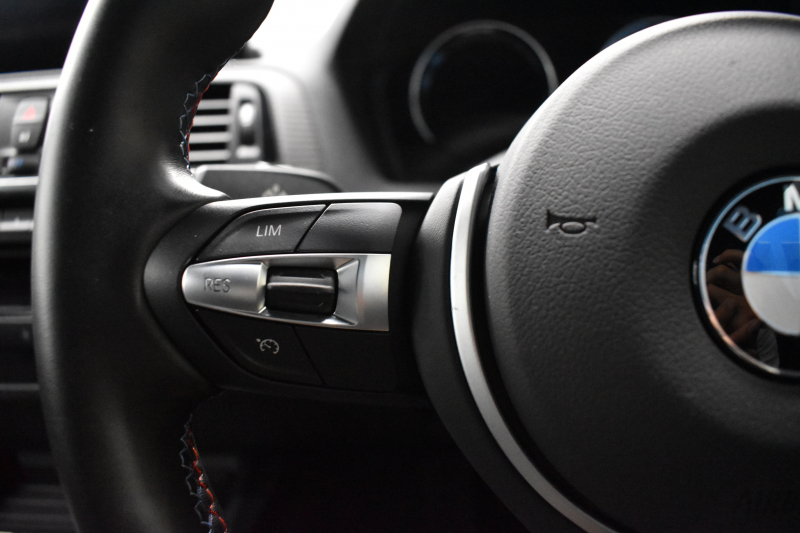 BMW Mシリーズ M2 6速MT LCI後期 ﾋｰﾀｰ付黒革 ｱﾀﾞﾌﾟﾃｨﾌﾞﾍｷｻｺﾞﾅﾙLEDﾍｯﾄﾞﾗｲﾄ&ﾃｰﾙ ﾀｯﾁﾊﾟﾈﾙHDDﾅﾋﾞBｶﾒﾗ 19AW 車線逸脱&歩行者警告 衝突軽減ﾌﾞﾚｰｷ ｶｰﾎﾞﾝｲﾝﾃﾘｱ ｽﾏｰﾄｷｰ 2年保証