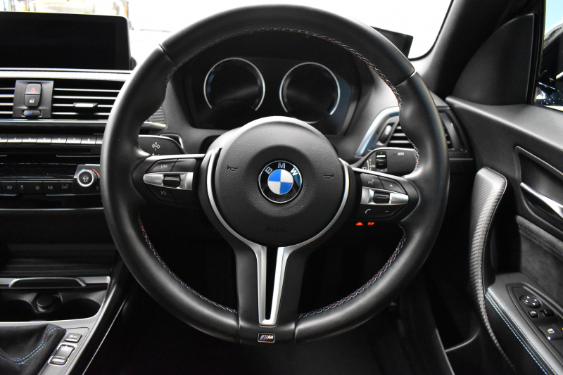 BMW Mシリーズ M2 6速MT LCI後期 ﾋｰﾀｰ付黒革 ｱﾀﾞﾌﾟﾃｨﾌﾞﾍｷｻｺﾞﾅﾙLEDﾍｯﾄﾞﾗｲﾄ&ﾃｰﾙ ﾀｯﾁﾊﾟﾈﾙHDDﾅﾋﾞBｶﾒﾗ 19AW 車線逸脱&歩行者警告 衝突軽減ﾌﾞﾚｰｷ ｶｰﾎﾞﾝｲﾝﾃﾘｱ ｽﾏｰﾄｷｰ 2年保証