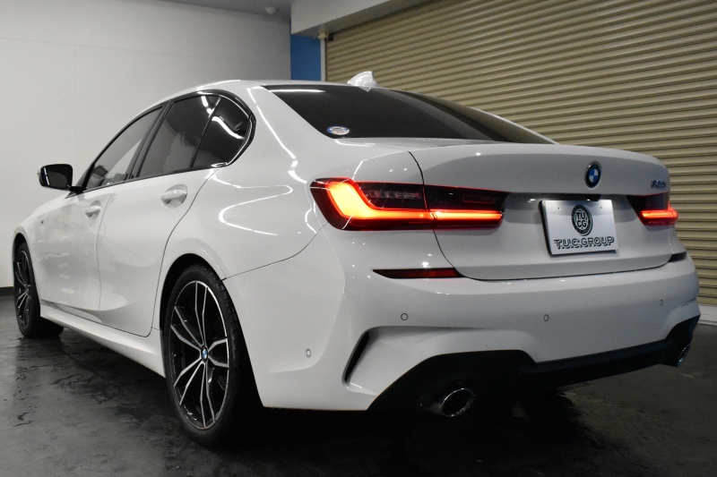 BMW 3シリーズ 320i Mｽﾎﾟｰﾂ G20型 ｺﾝﾌｫｰﾄP ﾋｰﾀｰ付黒革 ｵﾌﾟｼｮﾝ19AW ﾀｯﾁﾊﾟﾈﾙﾅﾋﾞBｶﾒﾗ ｱｯﾌﾟﾙｶｰﾌﾟﾚｲ  追従ACC LEDﾍｯﾄﾞﾗｲﾄ 電動ﾄﾗﾝｸ 側面衝突&車線変更&逸脱&歩行者警告 液晶ﾒｰﾀｰ 後退ｱｼｽﾄ Pｱｼｽﾄ ｱｸﾃｨﾌﾞPDC緊急ﾌﾞﾚｰｷ  2年保証