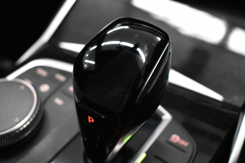 BMW 3シリーズ 320i Mｽﾎﾟｰﾂ G20型 ｺﾝﾌｫｰﾄP ﾋｰﾀｰ付黒革 ｵﾌﾟｼｮﾝ19AW ﾀｯﾁﾊﾟﾈﾙﾅﾋﾞBｶﾒﾗ ｱｯﾌﾟﾙｶｰﾌﾟﾚｲ  追従ACC LEDﾍｯﾄﾞﾗｲﾄ 電動ﾄﾗﾝｸ 側面衝突&車線変更&逸脱&歩行者警告 液晶ﾒｰﾀｰ 後退ｱｼｽﾄ Pｱｼｽﾄ ｱｸﾃｨﾌﾞPDC緊急ﾌﾞﾚｰｷ  2年保証