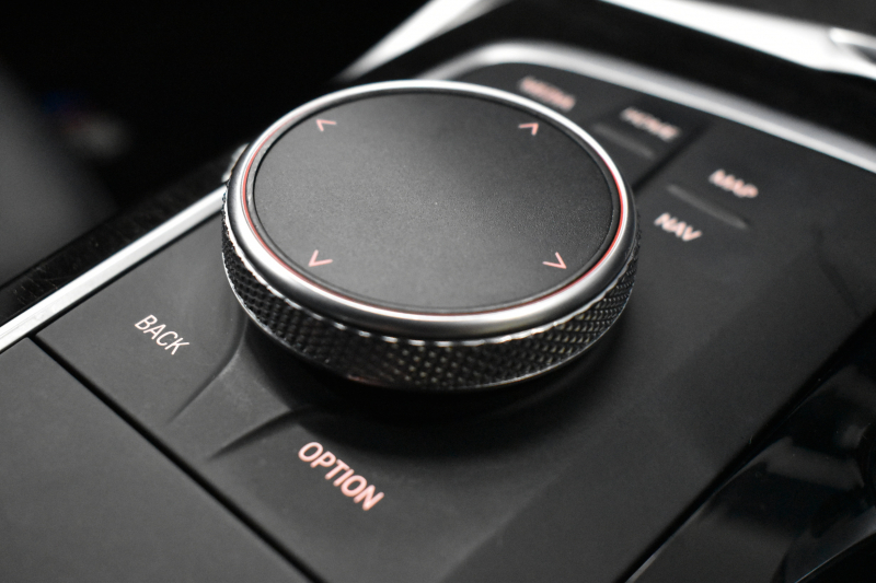 BMW 3シリーズ 320i Mｽﾎﾟｰﾂ G20型 ｺﾝﾌｫｰﾄP ﾋｰﾀｰ付黒革 ｵﾌﾟｼｮﾝ19AW ﾀｯﾁﾊﾟﾈﾙﾅﾋﾞBｶﾒﾗ ｱｯﾌﾟﾙｶｰﾌﾟﾚｲ  追従ACC LEDﾍｯﾄﾞﾗｲﾄ 電動ﾄﾗﾝｸ 側面衝突&車線変更&逸脱&歩行者警告 液晶ﾒｰﾀｰ 後退ｱｼｽﾄ Pｱｼｽﾄ ｱｸﾃｨﾌﾞPDC緊急ﾌﾞﾚｰｷ  2年保証