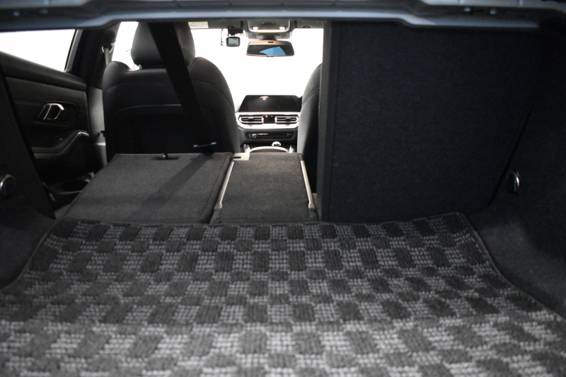 BMW 3シリーズ 320i Mｽﾎﾟｰﾂ G20型 ｺﾝﾌｫｰﾄP ﾋｰﾀｰ付黒革 ｵﾌﾟｼｮﾝ19AW ﾀｯﾁﾊﾟﾈﾙﾅﾋﾞBｶﾒﾗ ｱｯﾌﾟﾙｶｰﾌﾟﾚｲ  追従ACC LEDﾍｯﾄﾞﾗｲﾄ 電動ﾄﾗﾝｸ 側面衝突&車線変更&逸脱&歩行者警告 液晶ﾒｰﾀｰ 後退ｱｼｽﾄ Pｱｼｽﾄ ｱｸﾃｨﾌﾞPDC緊急ﾌﾞﾚｰｷ  2年保証