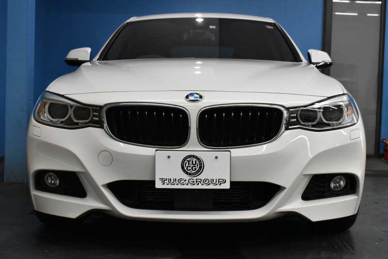 BMW 3シリーズ 320i ｸﾞﾗﾝﾂｰﾘｽﾓ Mｽﾎﾟｰﾂ 追従ACC ﾌﾙｾｸﾞTV  車線逸脱&歩行者警告 衝突軽減B 電動Rｹﾞｰﾄ 電格Rｳｲﾝｸﾞ ﾊﾟﾄﾞﾙｼﾌﾄ ｱﾙｶﾝﾀｰﾗ電動ｽﾎﾟｰﾂｼｰﾄ 18AW ﾀｯﾁﾊﾟｯﾄﾞﾅﾋﾞBｶﾒﾗ iｽﾄｯﾌﾟ ｽﾏｰﾄｷｰ2年保証