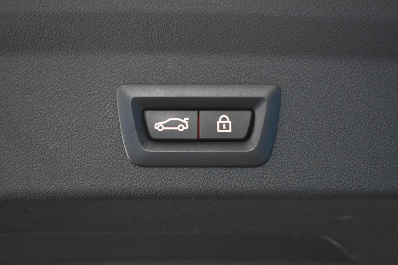 BMW 1シリーズ M135i xDrive ﾌﾙﾀｲﾑ4WD ﾃﾞﾋﾞｭｰP ｺﾝﾌｫｰﾄP ﾅﾋﾞｹﾞｰｼｮﾝP 可変ｻｽﾍﾟﾝｼｮﾝ Mｽﾎﾟｰﾂﾌﾞﾚｰｷ ACC Pｱｼｽﾄ BMWﾗｲﾌﾞｺｯｸﾋﾟｯﾄ ﾋｰﾀｰ付ｱﾙｶﾝﾀｰﾗｺﾝﾋﾞｽﾎﾟｰﾂｼｰﾄ 18AW ﾀｯﾁﾊﾟﾈﾙﾅﾋﾞ ｱｯﾌﾟﾙｶｰﾌﾟﾚｲ LEDﾍｯﾄﾞﾗｲﾄ 電動ﾘｱｹﾞｰﾄ 2年保証