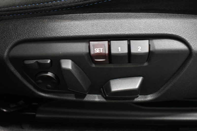 BMW 1シリーズ M135i xDrive ﾌﾙﾀｲﾑ4WD ﾃﾞﾋﾞｭｰP ｺﾝﾌｫｰﾄP ﾅﾋﾞｹﾞｰｼｮﾝP 可変ｻｽﾍﾟﾝｼｮﾝ Mｽﾎﾟｰﾂﾌﾞﾚｰｷ ACC Pｱｼｽﾄ BMWﾗｲﾌﾞｺｯｸﾋﾟｯﾄ ﾋｰﾀｰ付ｱﾙｶﾝﾀｰﾗｺﾝﾋﾞｽﾎﾟｰﾂｼｰﾄ 18AW ﾀｯﾁﾊﾟﾈﾙﾅﾋﾞ ｱｯﾌﾟﾙｶｰﾌﾟﾚｲ LEDﾍｯﾄﾞﾗｲﾄ 電動ﾘｱｹﾞｰﾄ 2年保証