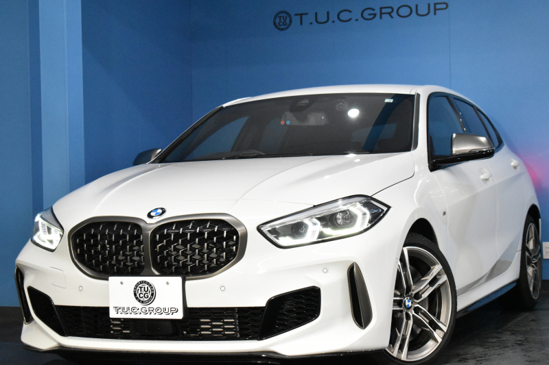 BMW 1シリーズ M135i xDrive ﾌﾙﾀｲﾑ4WD ﾃﾞﾋﾞｭｰP ｺﾝﾌｫｰﾄP ﾅﾋﾞｹﾞｰｼｮﾝP 可変ｻｽﾍﾟﾝｼｮﾝ Mｽﾎﾟｰﾂﾌﾞﾚｰｷ ACC Pｱｼｽﾄ BMWﾗｲﾌﾞｺｯｸﾋﾟｯﾄ ﾋｰﾀｰ付ｱﾙｶﾝﾀｰﾗｺﾝﾋﾞｽﾎﾟｰﾂｼｰﾄ ﾀｯﾁﾊﾟﾈﾙﾅﾋﾞ ｱｯﾌﾟﾙｶｰﾌﾟﾚｲ ﾍｷｻｺﾞﾅﾙLEDﾍｯﾄﾞﾗｲﾄ  2年保証